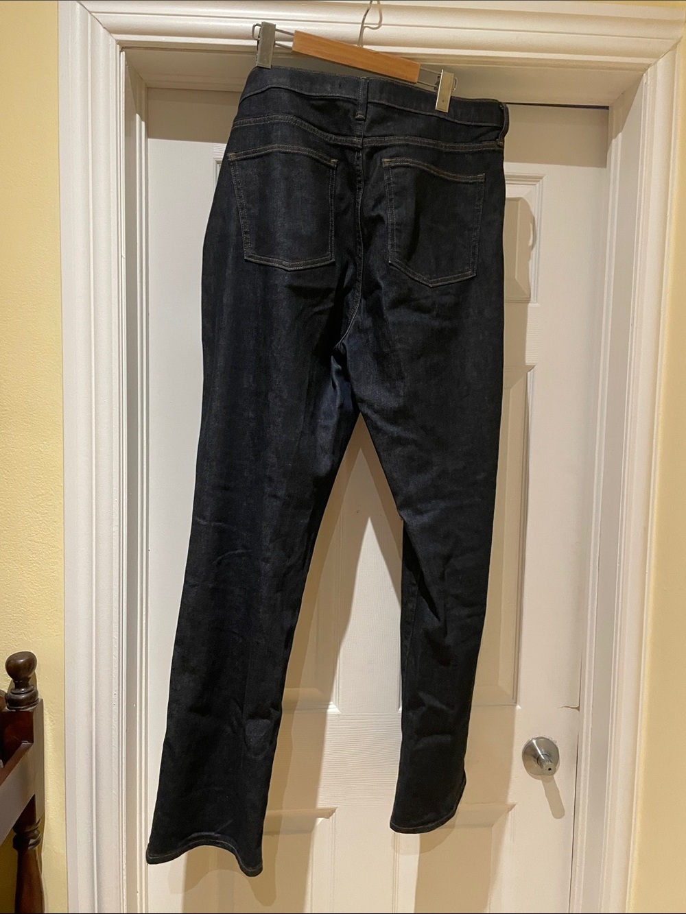 Uniqlo Dark wash straight Leg Jeans Business Casual Minimalist Office Class34x32 - Picture 4 of 7